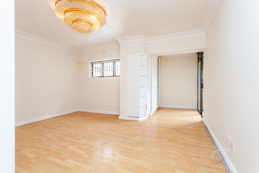 3 Bedroom Property for Sale in Sea Point Western Cape
